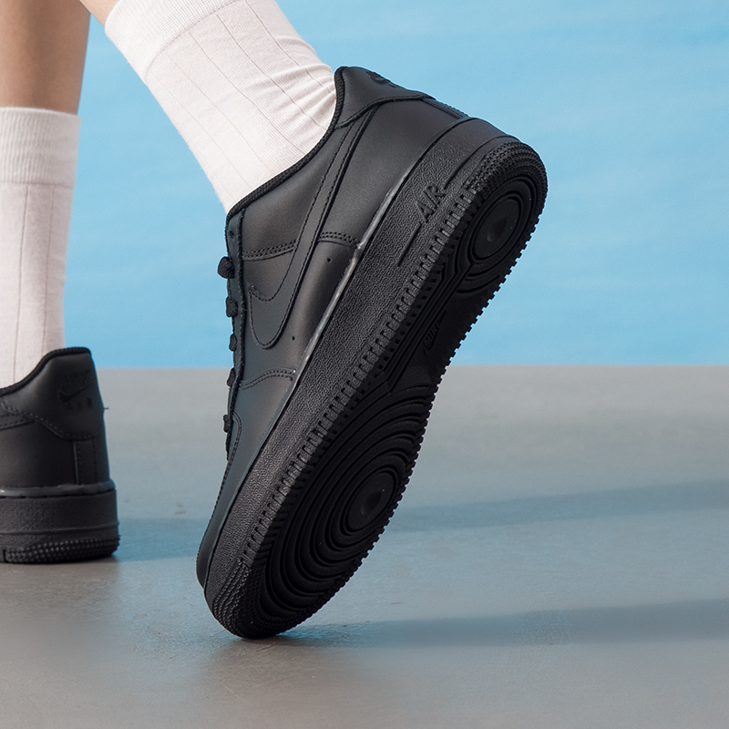 أحذية نسائية من نايكي (Nike) ط - مراجعة Nike Shoes Air Force 1 وسعره