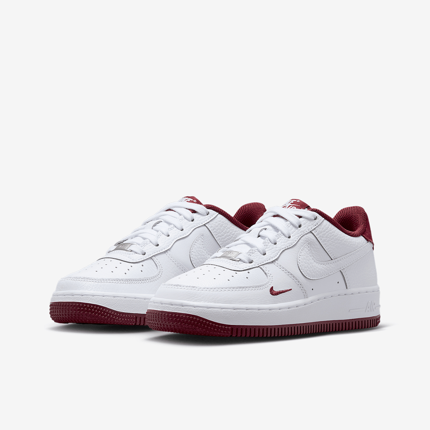 حذاء رياضي أصلي للأطفال من ناي - مراجعة Nike Shoes Air Force 1 وسعره