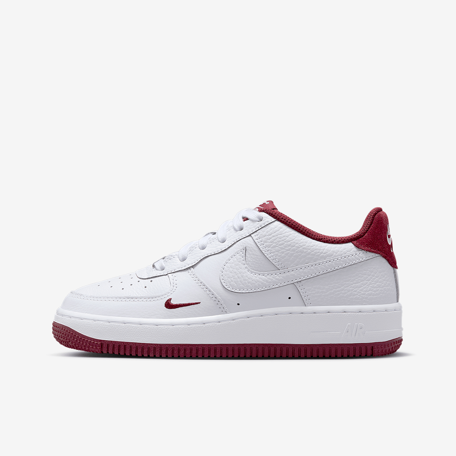 حذاء رياضي أصلي للأطفال من ناي - مراجعة Nike Shoes Air Force 1 وسعره